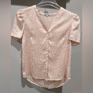 Ophelia Roe Leopard/Cheetah Print Short Sleeve Button V-Neck Blouse Size Small